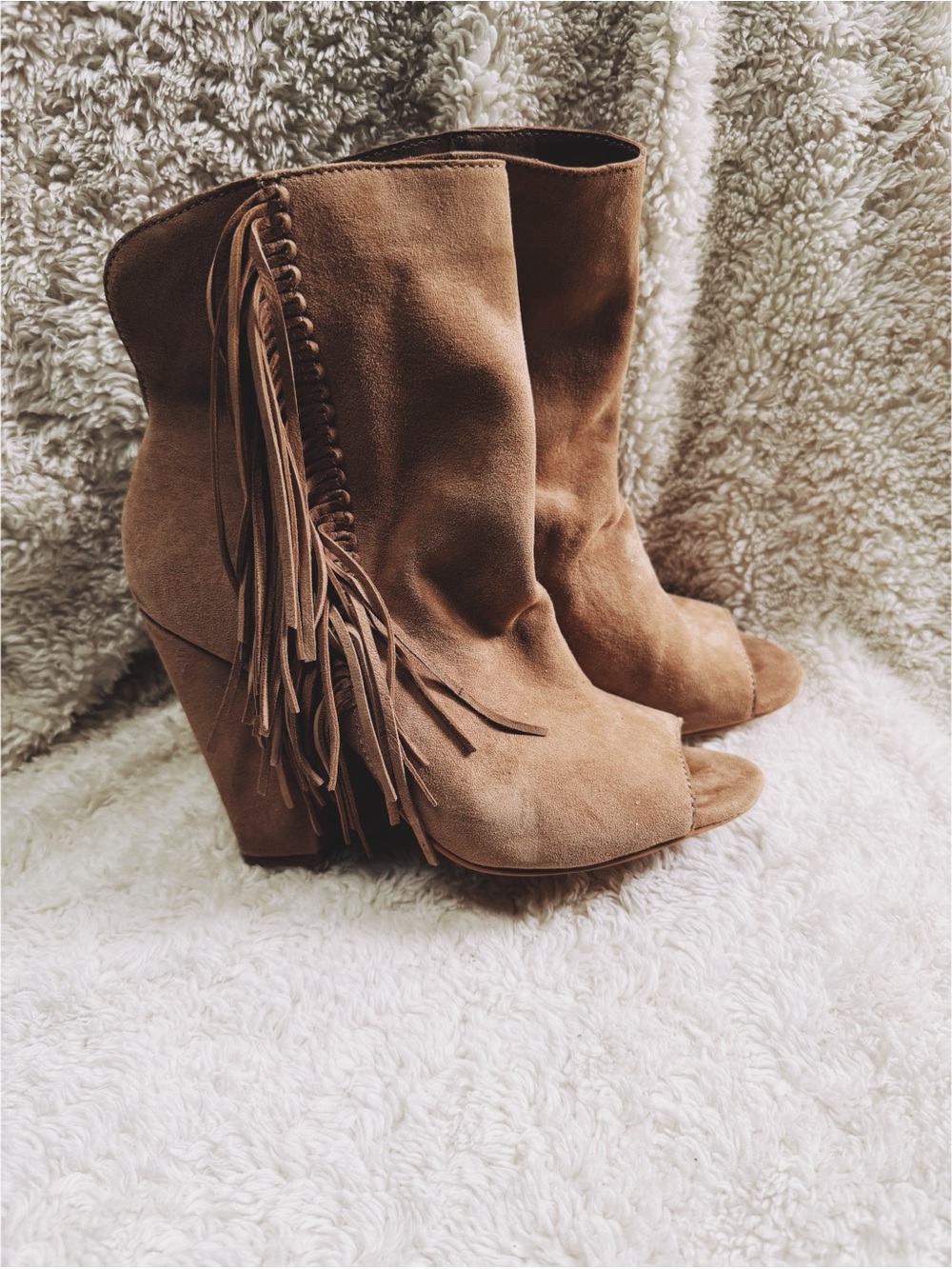 NWOT Dolce Vita Fringe Suede Peep-Toe Booties - Tan